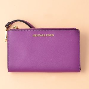 COPY - Michael kors double zip wallet (NWT)